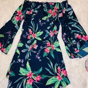 NAVY BLUE FLORAL BLOUSE 💗